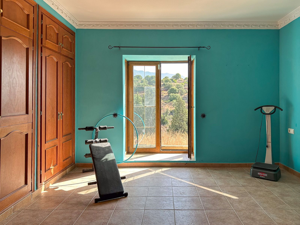 2c262fc61ee3341076d1fe064f27967f - 21