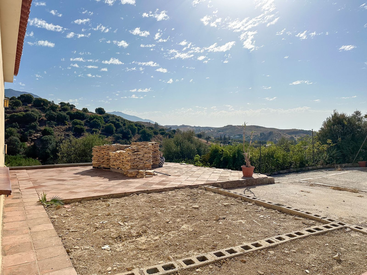 2c262fc61ee3341076d1fe064f27967f - 38