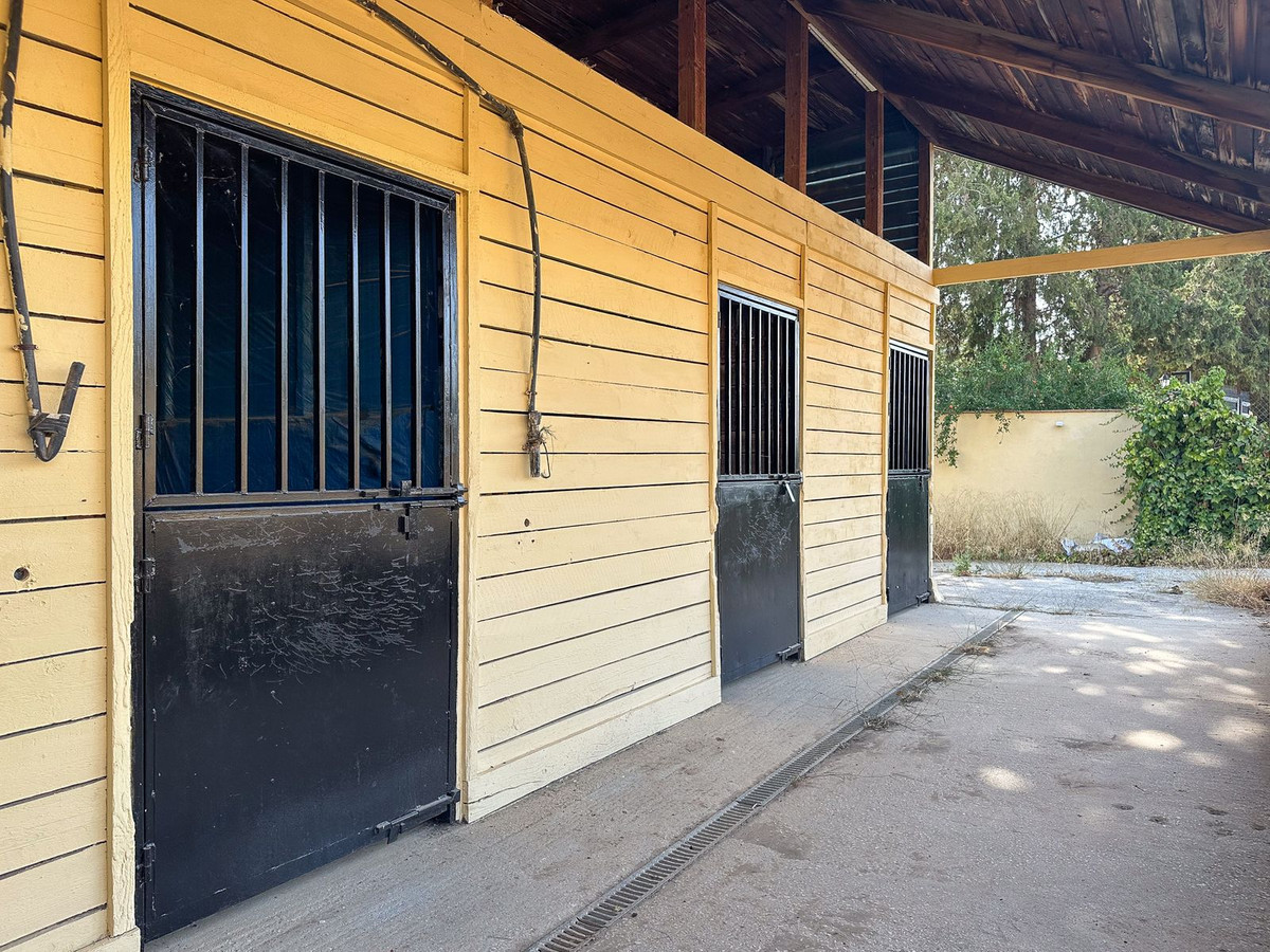 2c262fc61ee3341076d1fe064f27967f - 42