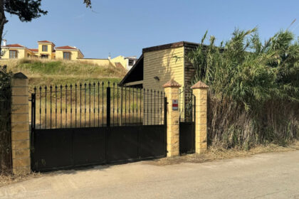 2c262fc61ee3341076d1fe064f27967f - 44