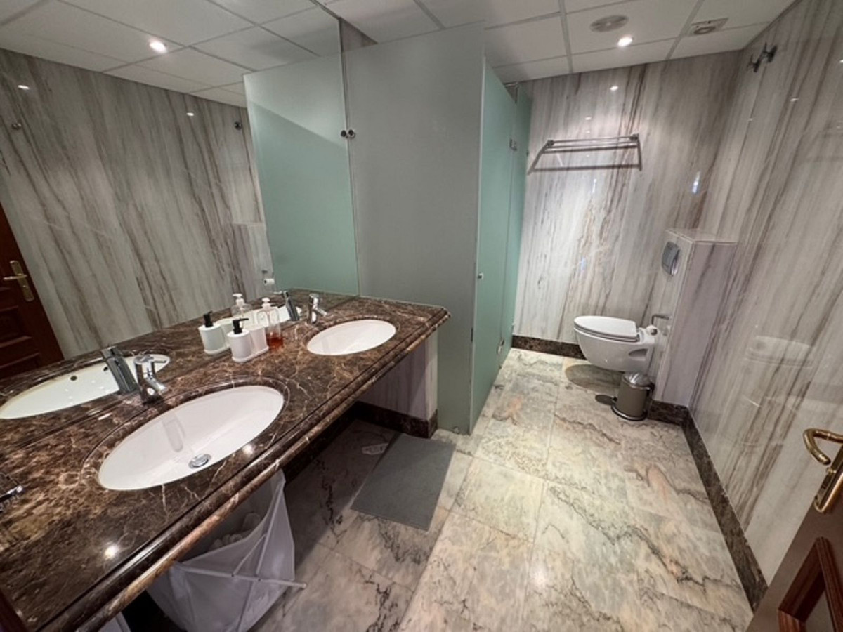 2ca4aca0a36e037370c69cab35cb5126 - 16