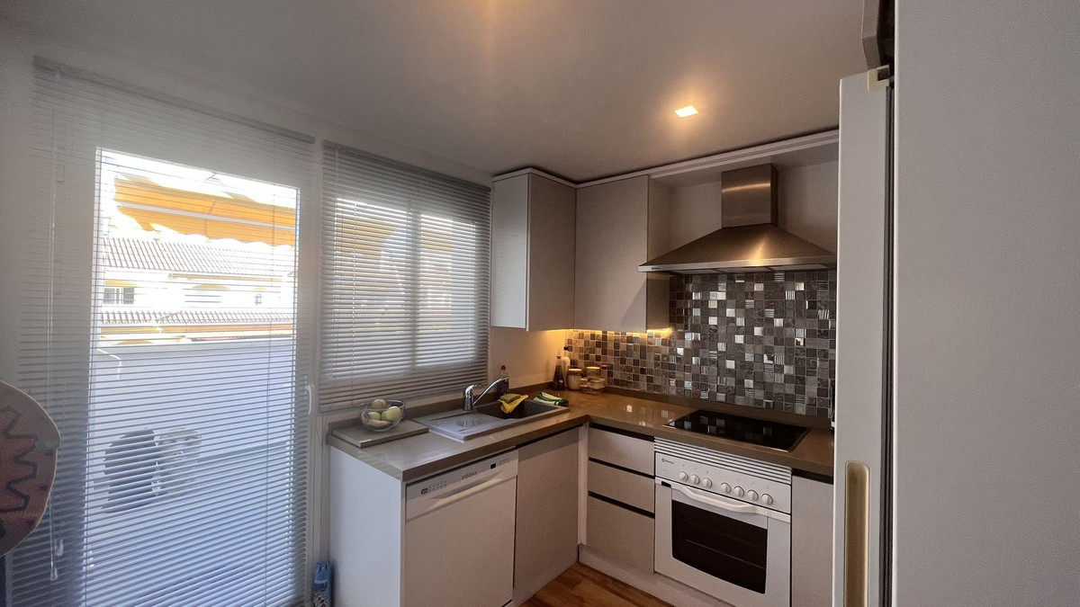 2cdad2dedcea143d93dfef5948b74cfd - 11