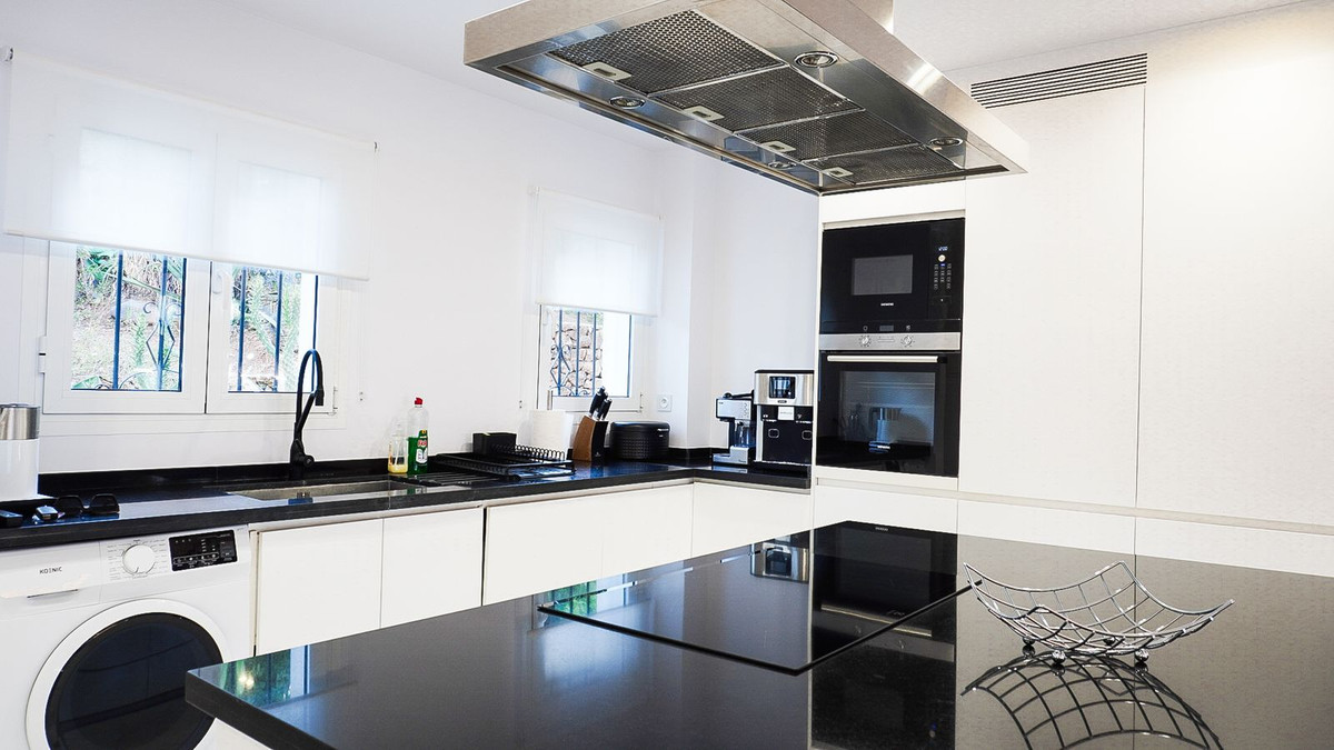 2db1364feb34c291c328137c7ddb2218 - 10