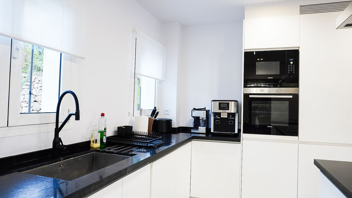 2db1364feb34c291c328137c7ddb2218 - 11