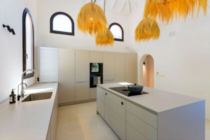 2dc9cbc07e0656c24c9b62329d80c543 - 18