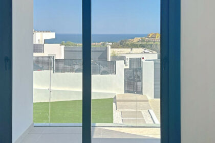 2ebe26c3b70e3731d5376b77fbd54ad8 - 11