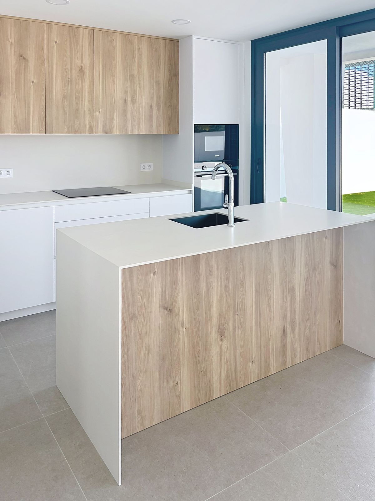 2ebe26c3b70e3731d5376b77fbd54ad8 - 12