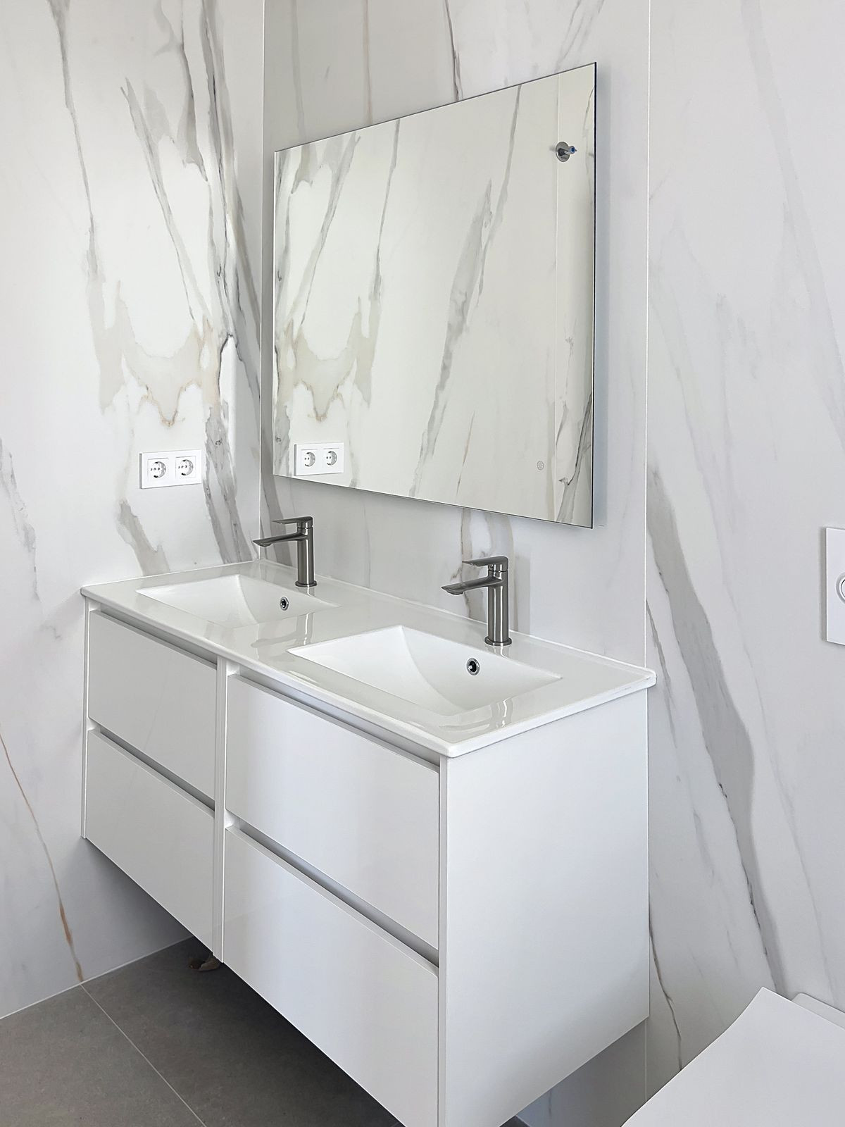 2ebe26c3b70e3731d5376b77fbd54ad8 - 18