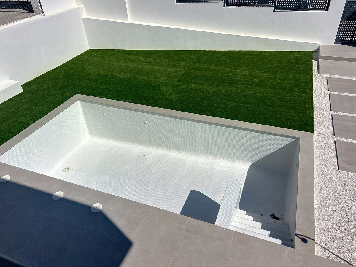 2ebe26c3b70e3731d5376b77fbd54ad8 - 21