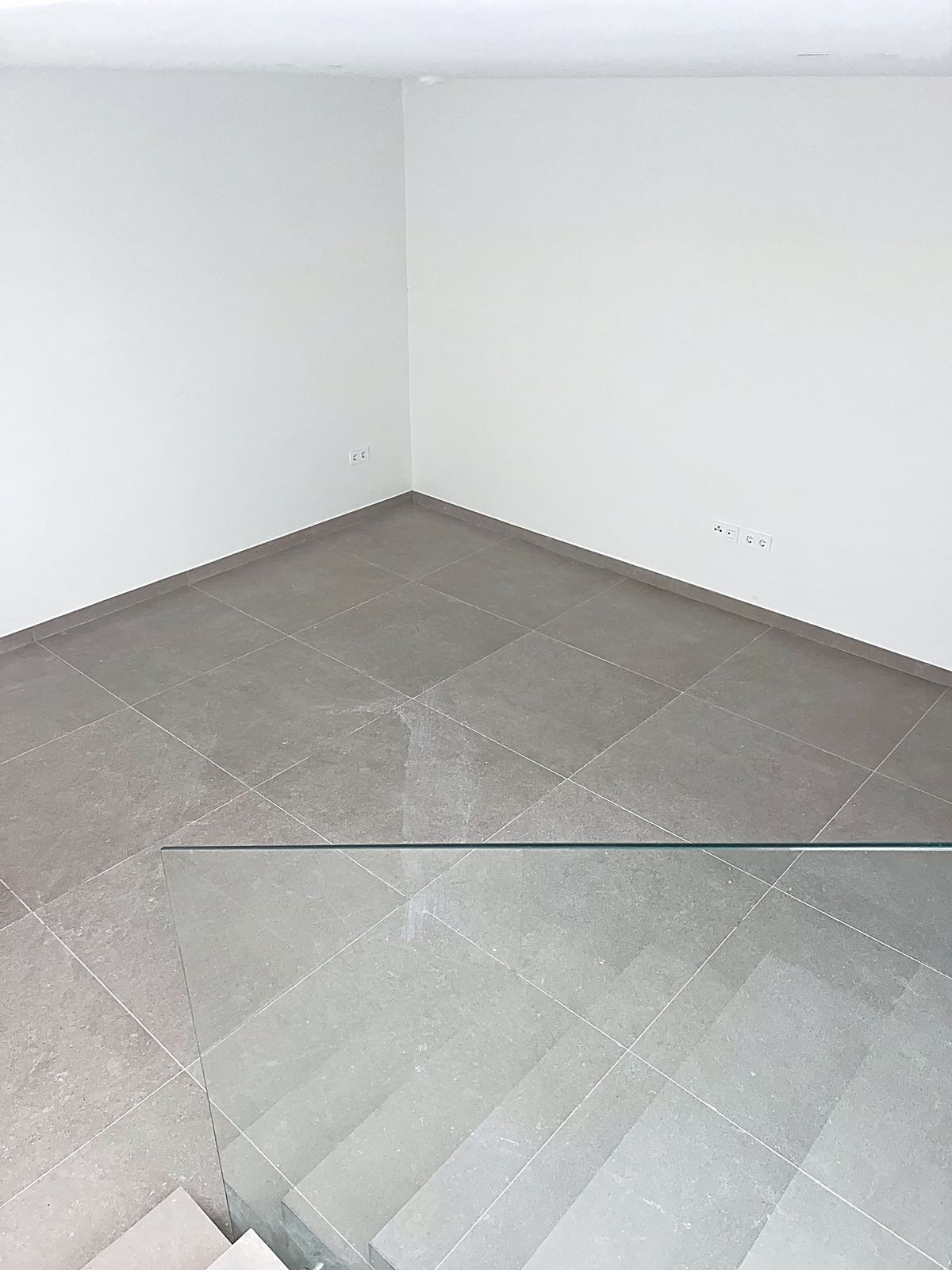 2ebe26c3b70e3731d5376b77fbd54ad8 - 32