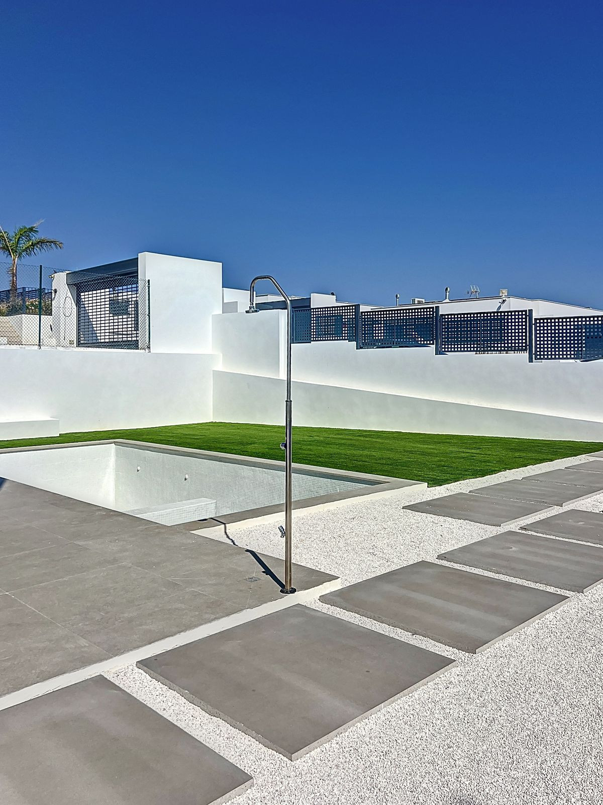 2ebe26c3b70e3731d5376b77fbd54ad8 - 5