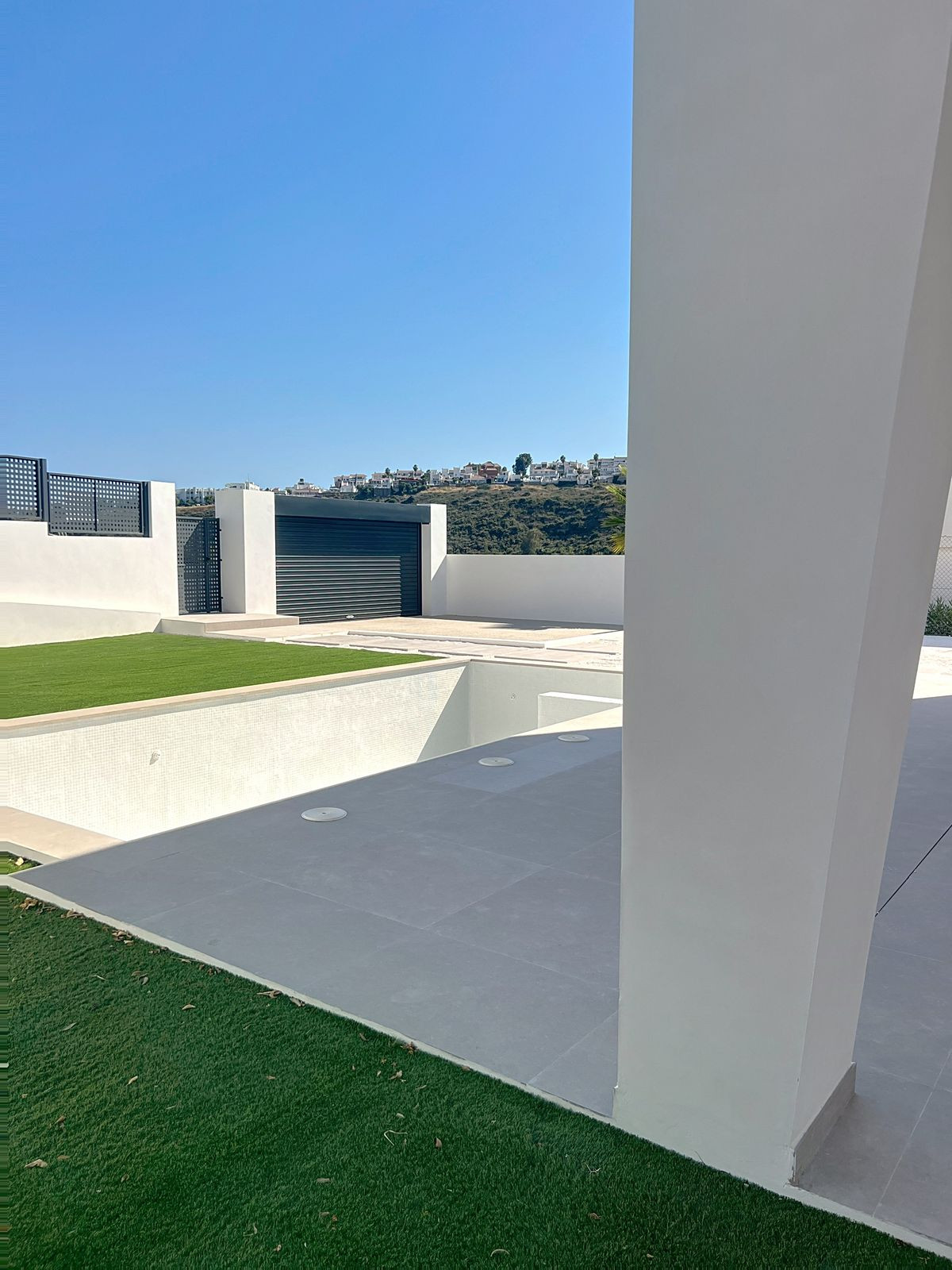 2ebe26c3b70e3731d5376b77fbd54ad8 - 9