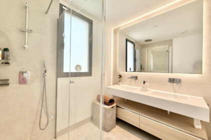 2f2e7fb72617be90ccc17d3af95d3853 - 37