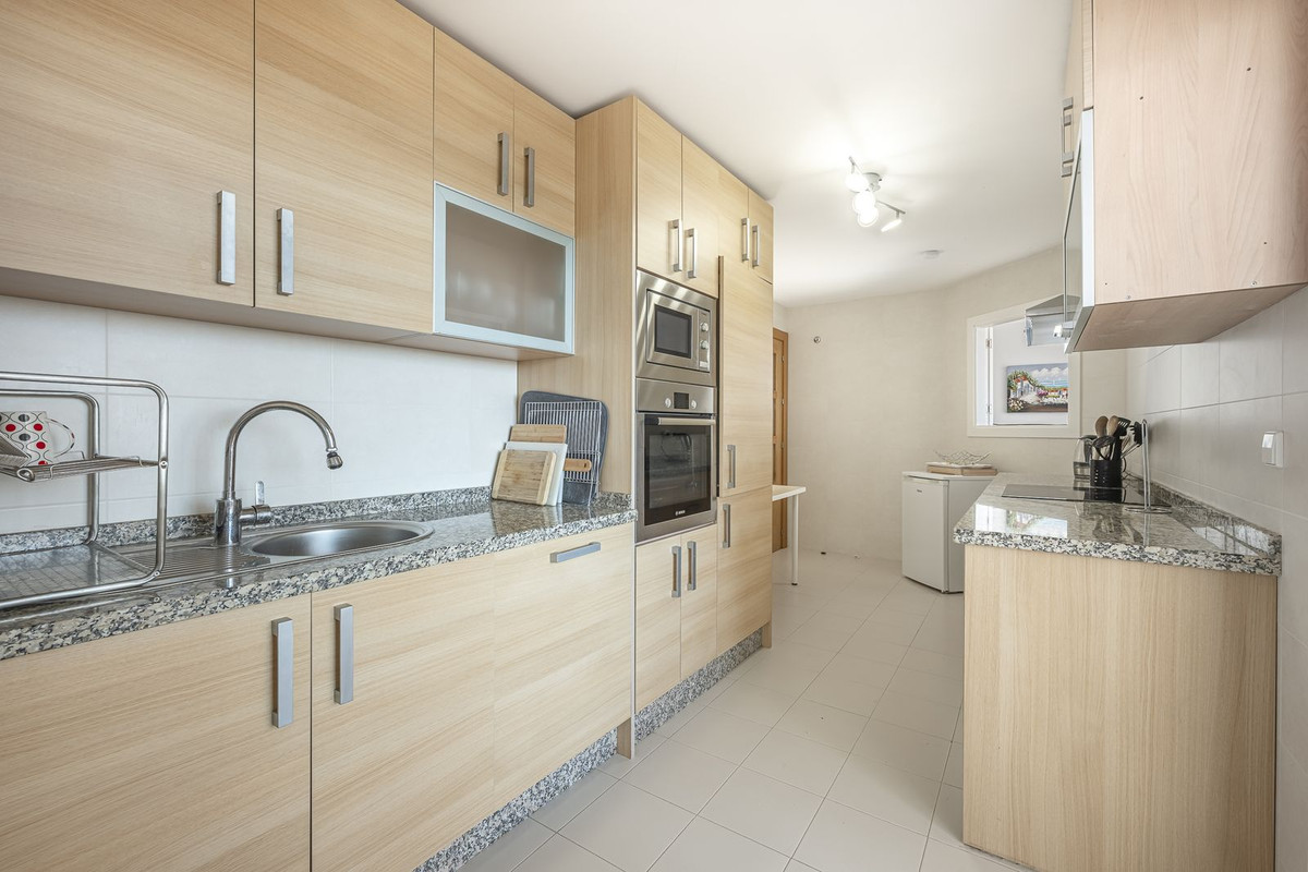 317dd76c579b53aebb7d8b5850d7ebca - 16