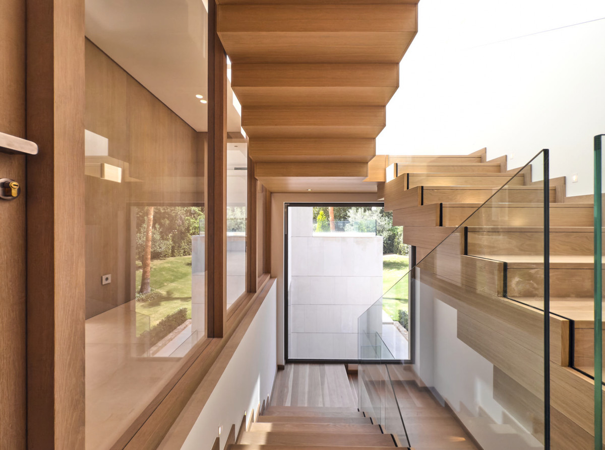 31d5335392896e6c937d2e4184ebbb89 - 18