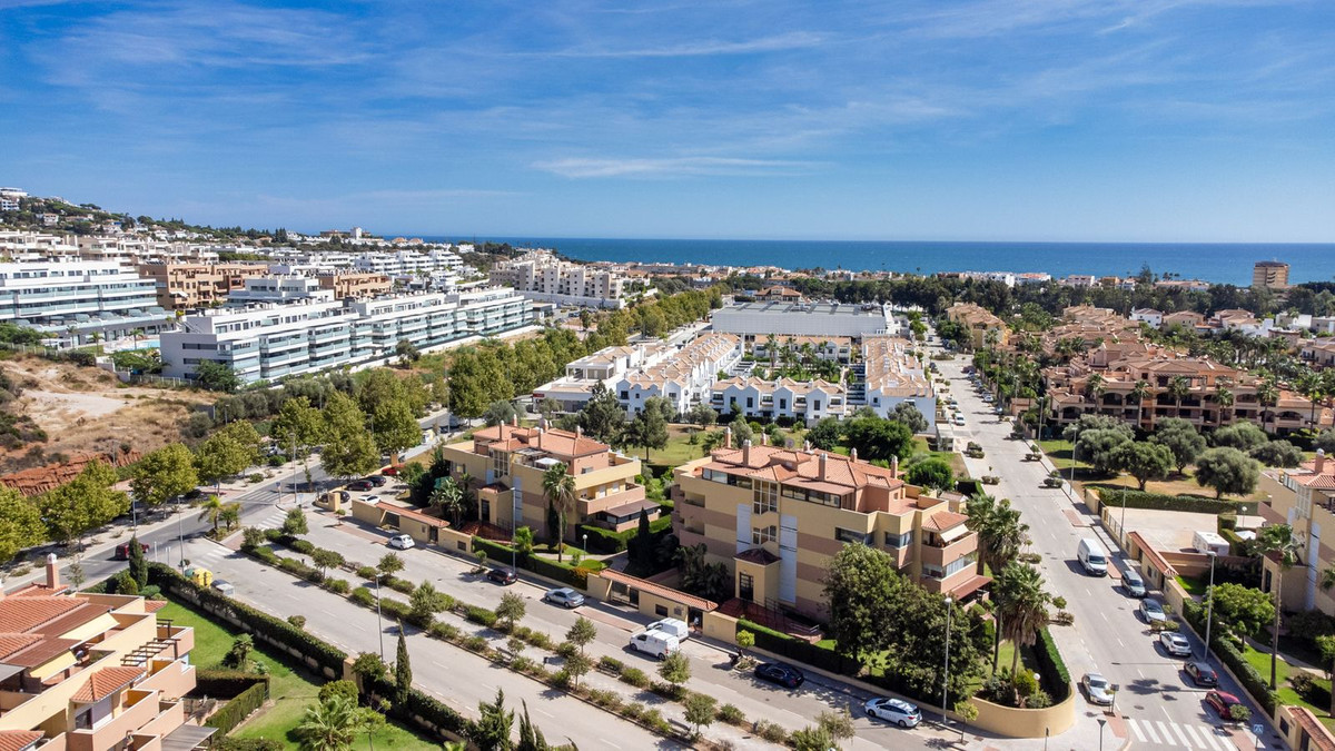 35b90988aa048fc766739784e9e0b380 - 33