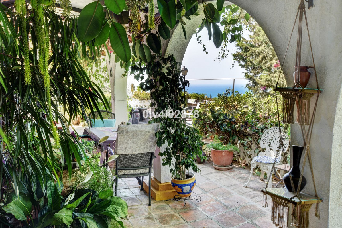 362e0575cf789eeec3a54719c26b688d - 18