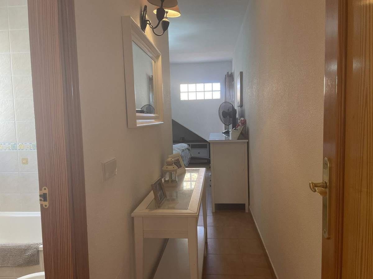 37387b84a3e1b9b5f507a52f4a882b74 - 22