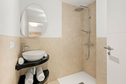 37636c00c676f918cca1bacc83740627 - 20