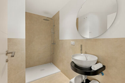 37636c00c676f918cca1bacc83740627 - 21