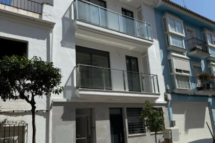 37c3111f04cc6b71e0794c24518d5cc1 - 3