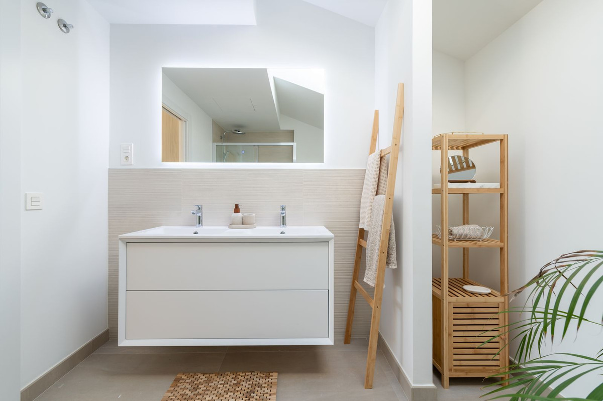 3f622c995487814312d690a7183b502f - 20