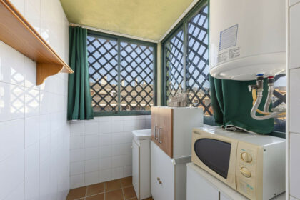 3f8c2354400f7c3a39f9e6e09c5a90f4 - 11