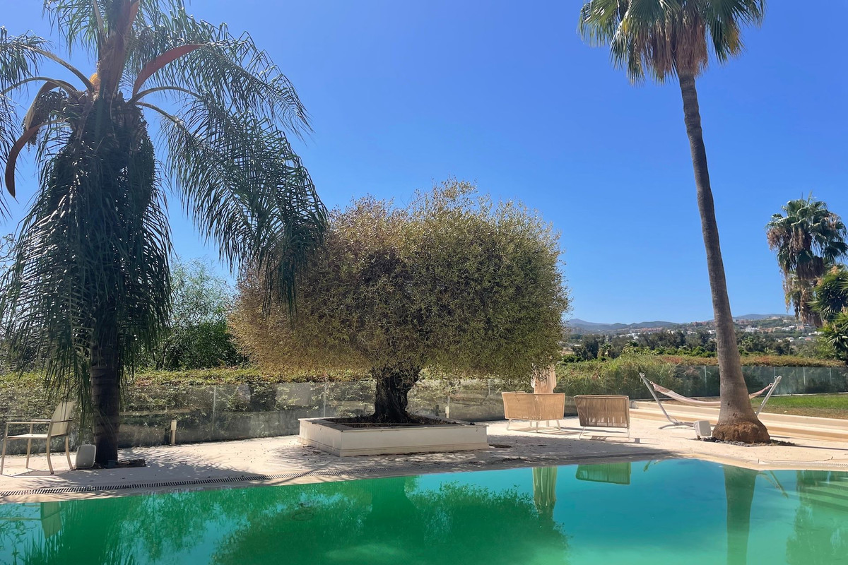 408588719fc1483de92de7017ba07756 - 13