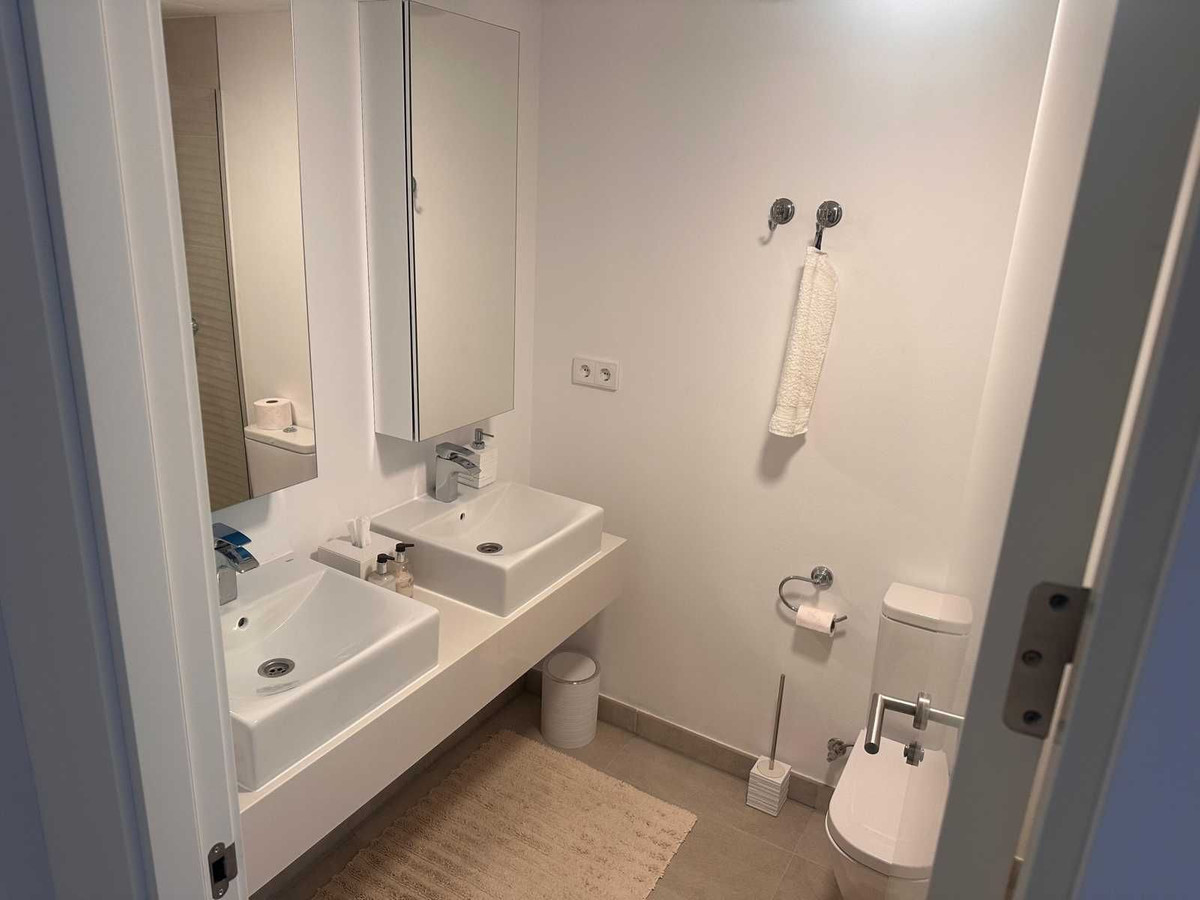 40886260417c04fb5e1b0560fb4c3bed - 12