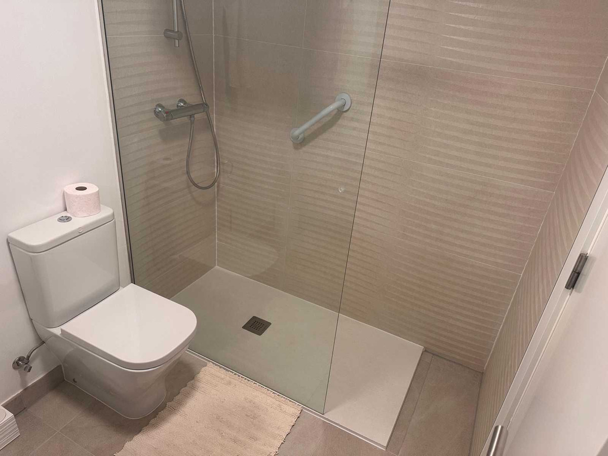 40886260417c04fb5e1b0560fb4c3bed - 16