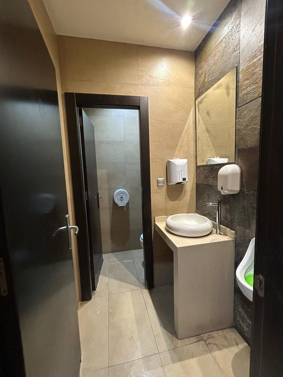 40c931c08f73c7207149a465c43d509b - 9