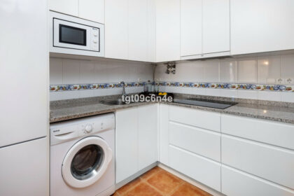 41f9e23ed3e62f61be1ded4ea8599517 - 10