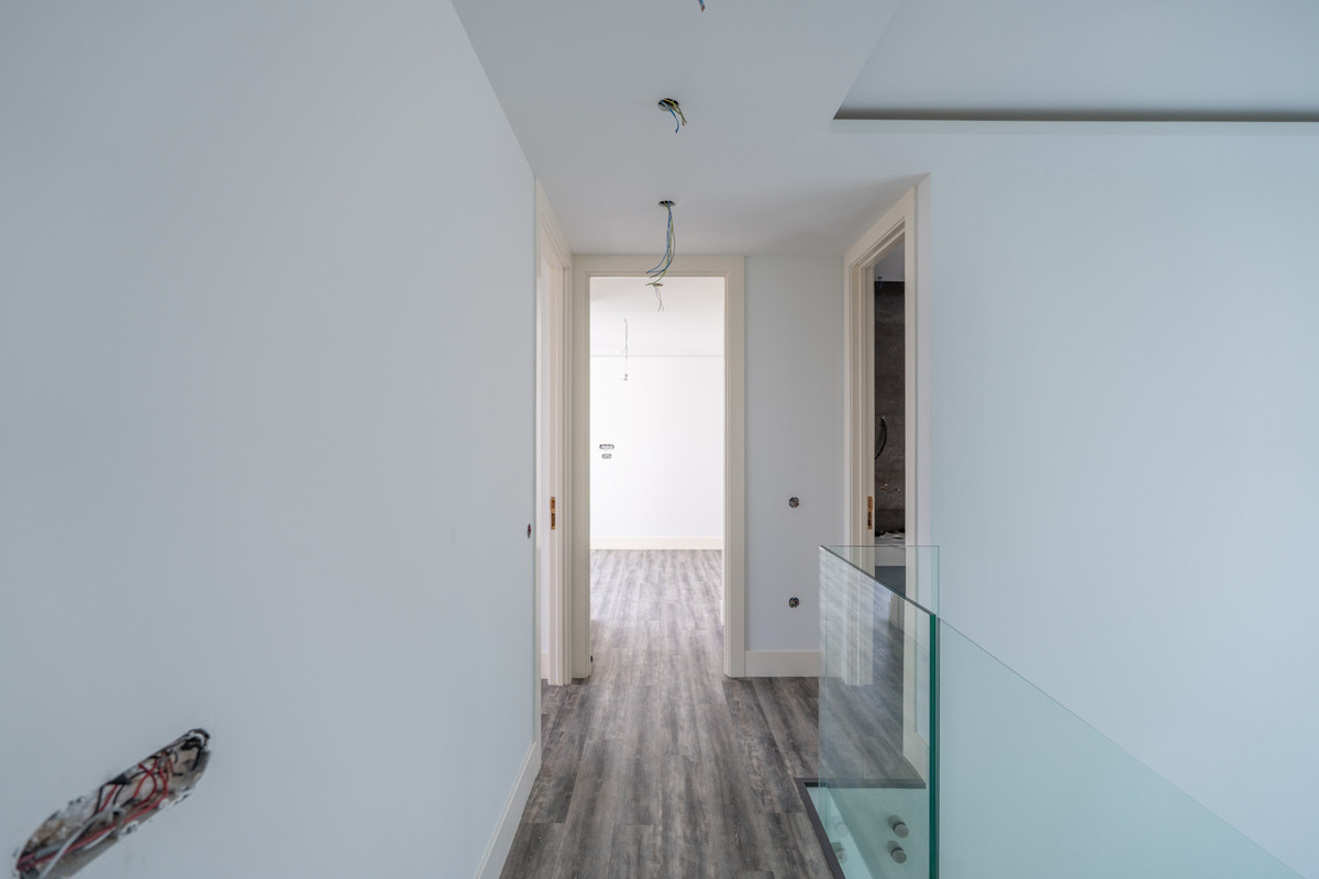 42a7d47af25dcd0c2aa22a0bc3f3a29f - 12