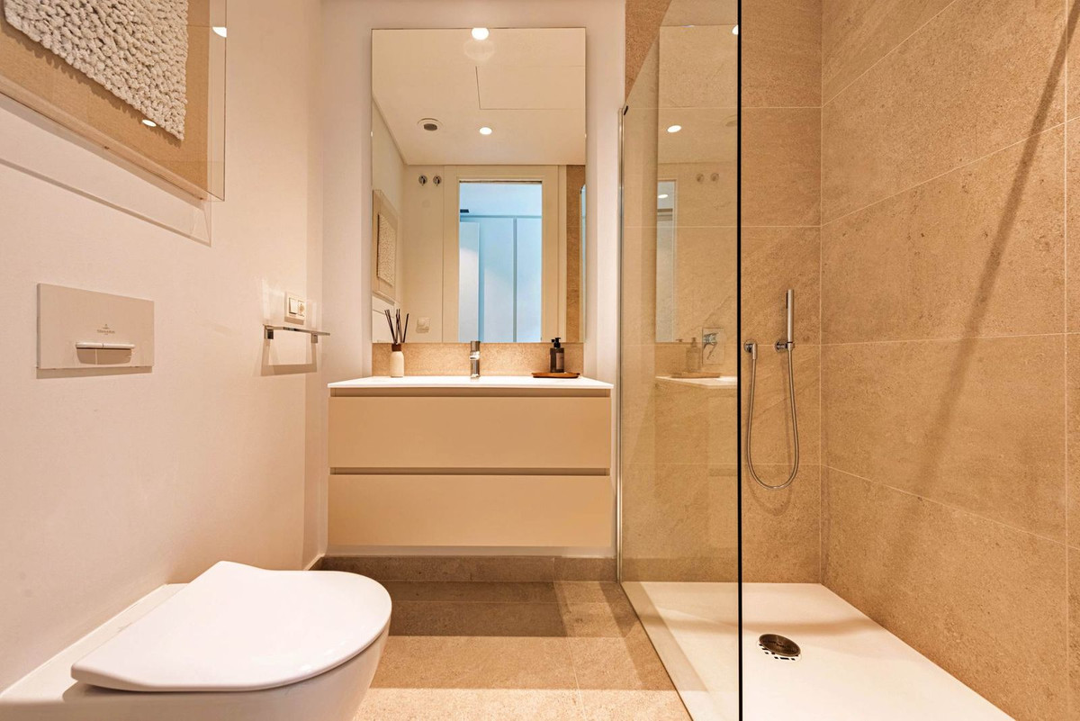 42a95b95691783a82bb04cc568dbbf52 - 13