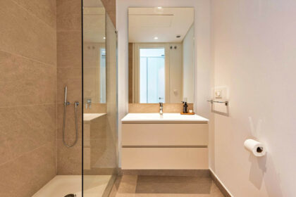 42a95b95691783a82bb04cc568dbbf52 - 18