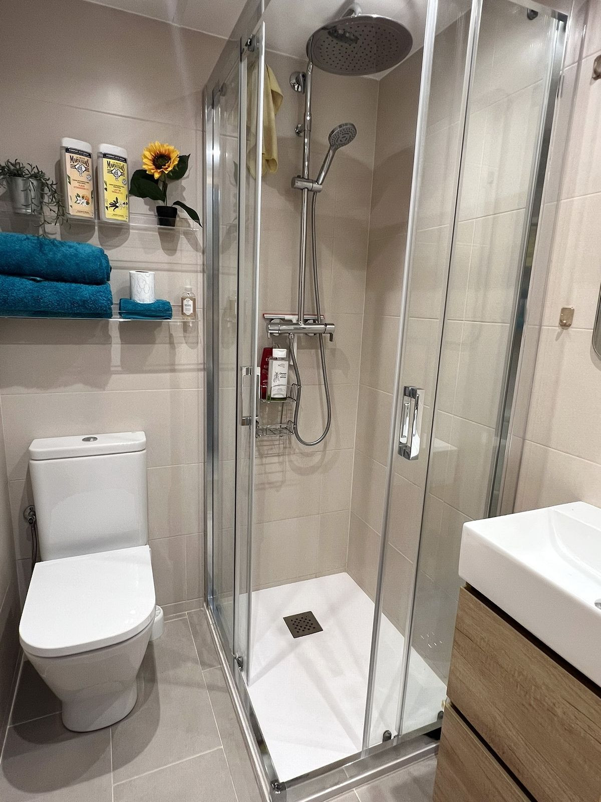 44d7c0a98ec3aefcbfe08ee0189b23f8 - 21