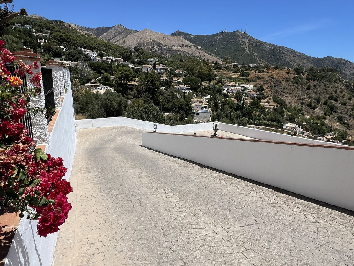 44d7c0a98ec3aefcbfe08ee0189b23f8 - 26