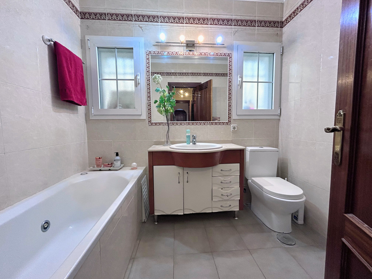 45902e1c451b3959b5032cb185db52a2 - 15