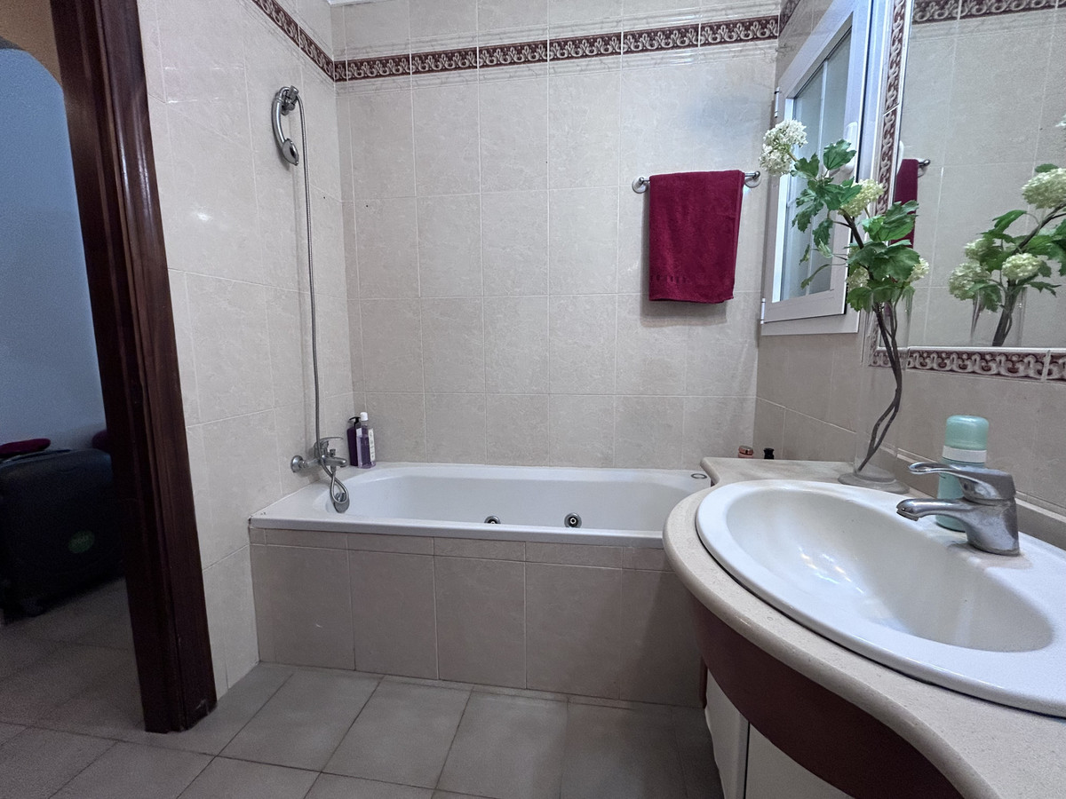 45902e1c451b3959b5032cb185db52a2 - 16