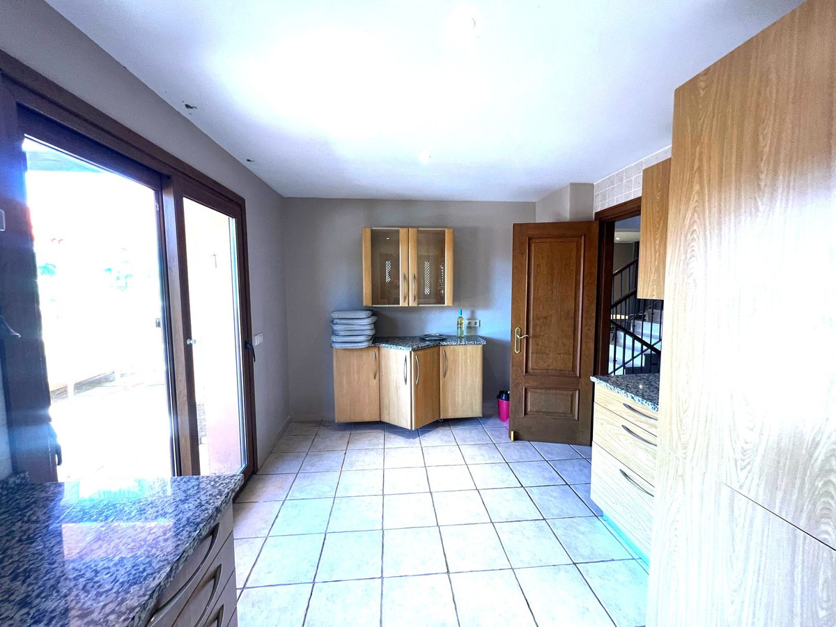 45df130360a5bae984b87609bae85bd5 - 4