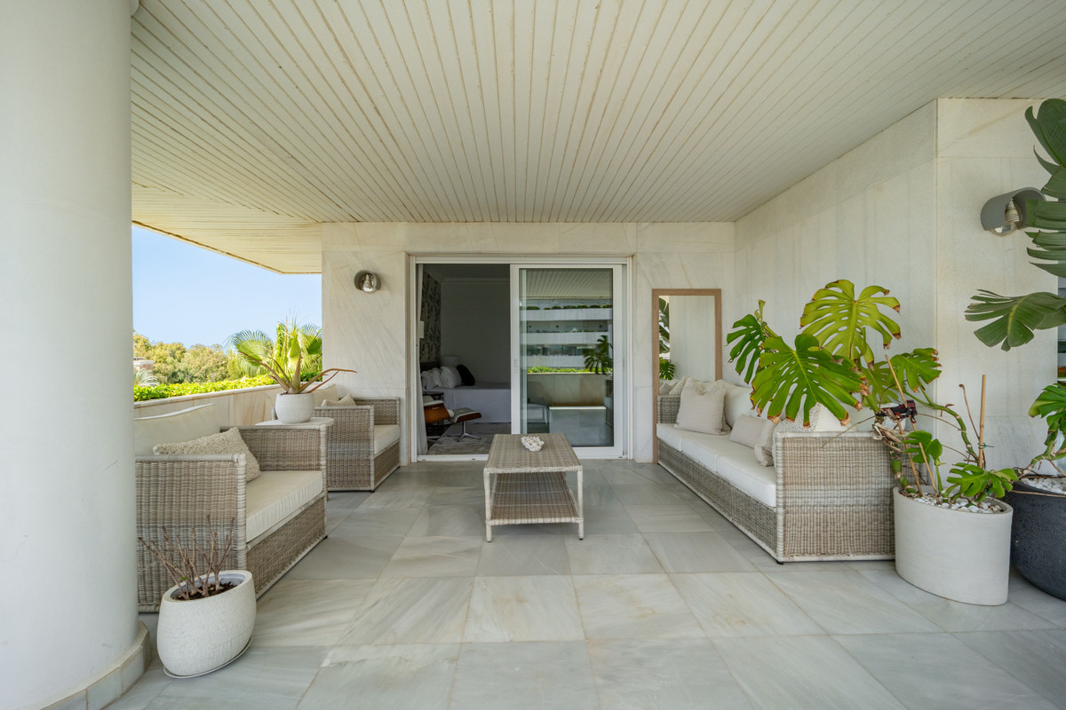 46c0923ad058b799bd807467ab236132 - 18