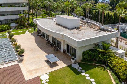 46c0923ad058b799bd807467ab236132 - 24