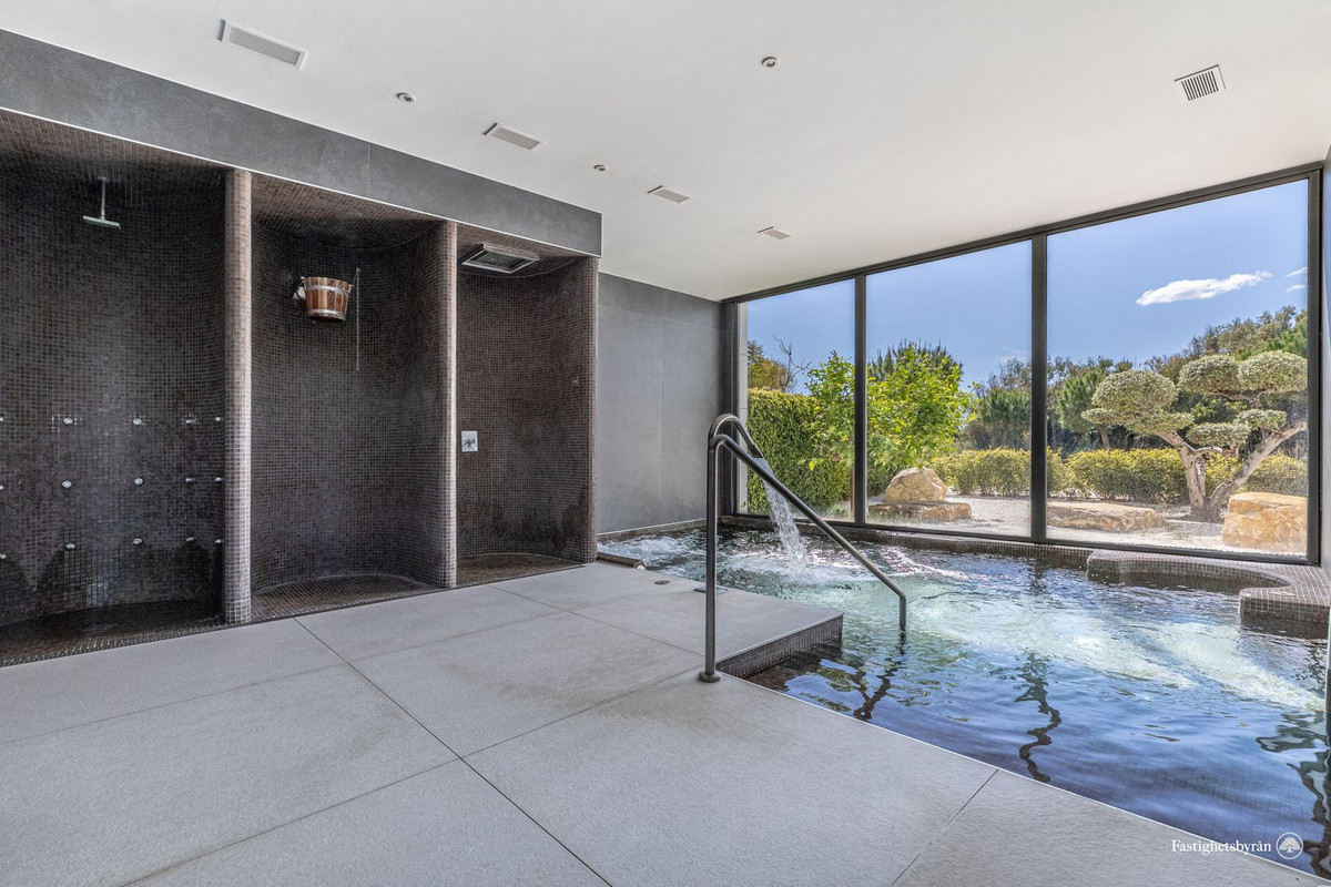 46e3c6c2dc95192a6d4aaeee3b82f9b8 - 27