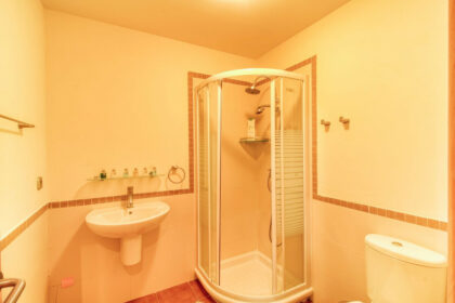 47e84de291926b8601eee4cda2cf3333 - 42