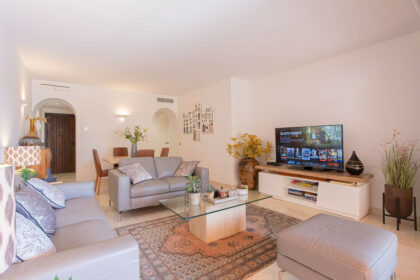 47ed58fac19857b19fa79a6fcaae363b - 11