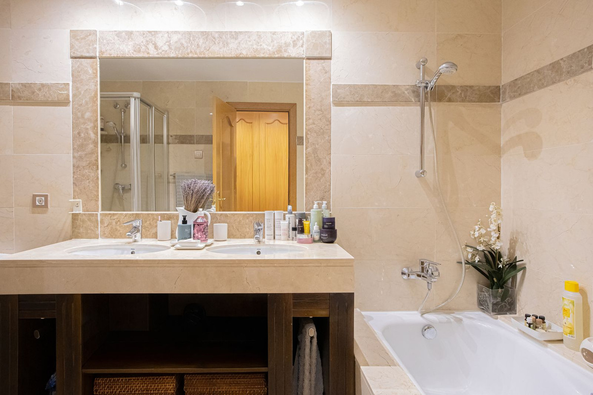 47ed58fac19857b19fa79a6fcaae363b - 19