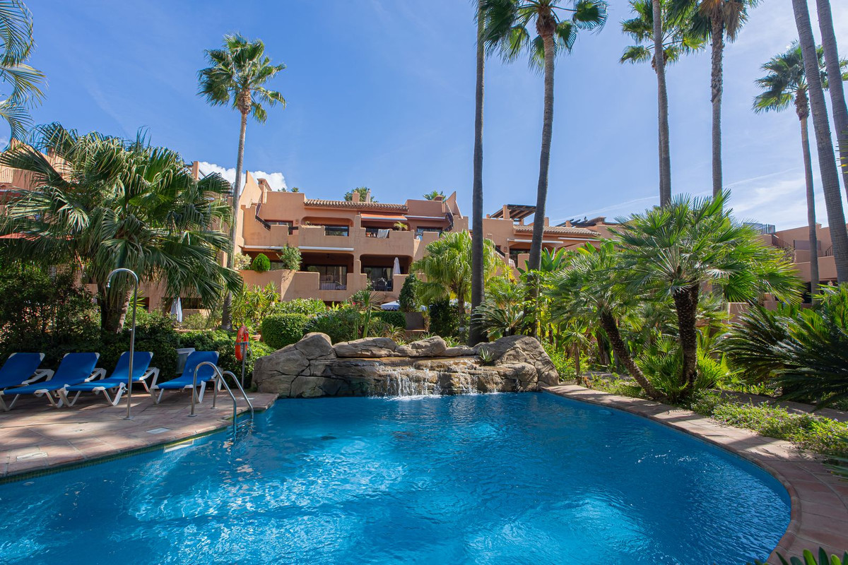 47ed58fac19857b19fa79a6fcaae363b - 25