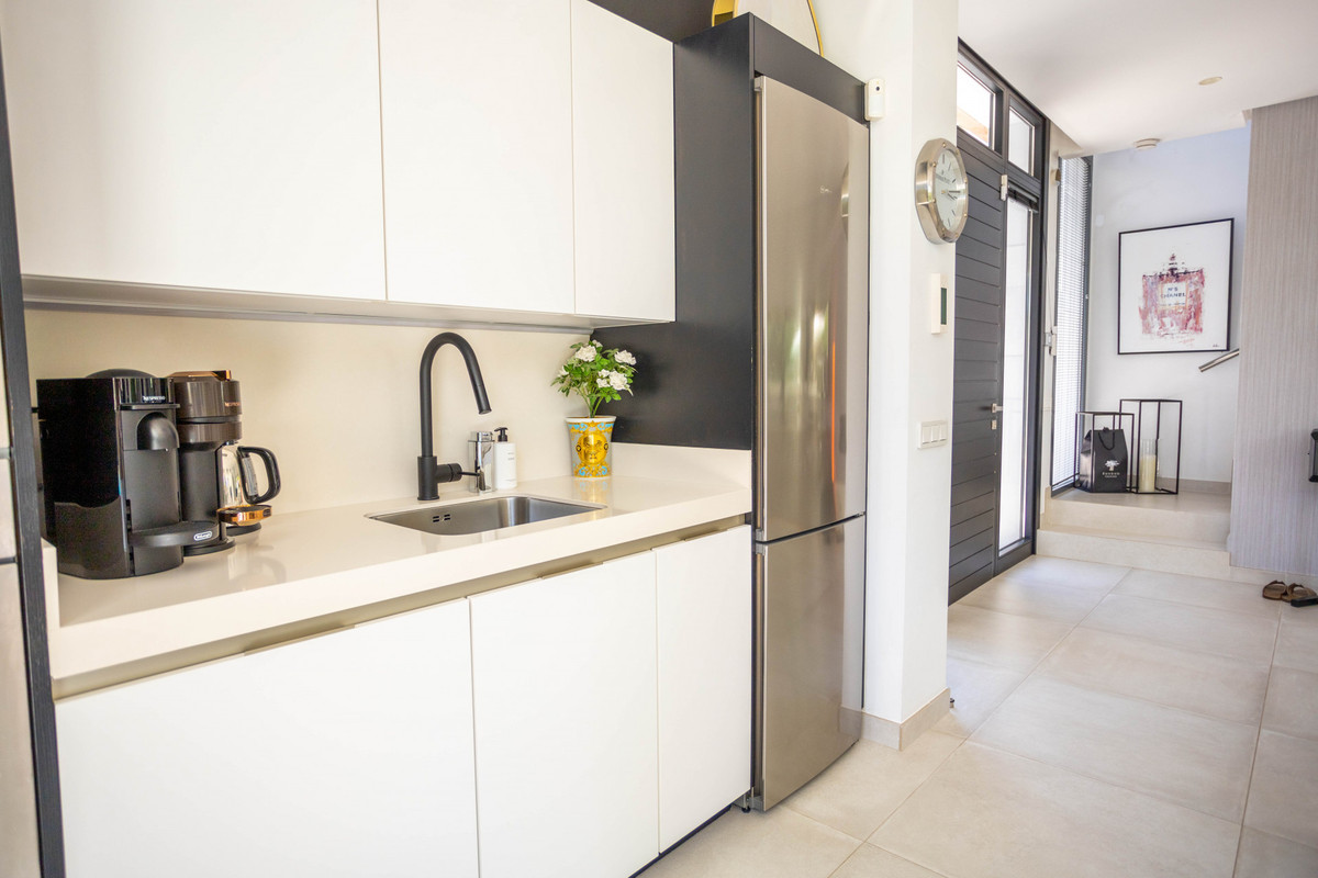 486c6c628c8b889b8f055b299a9bc5e7 - 13