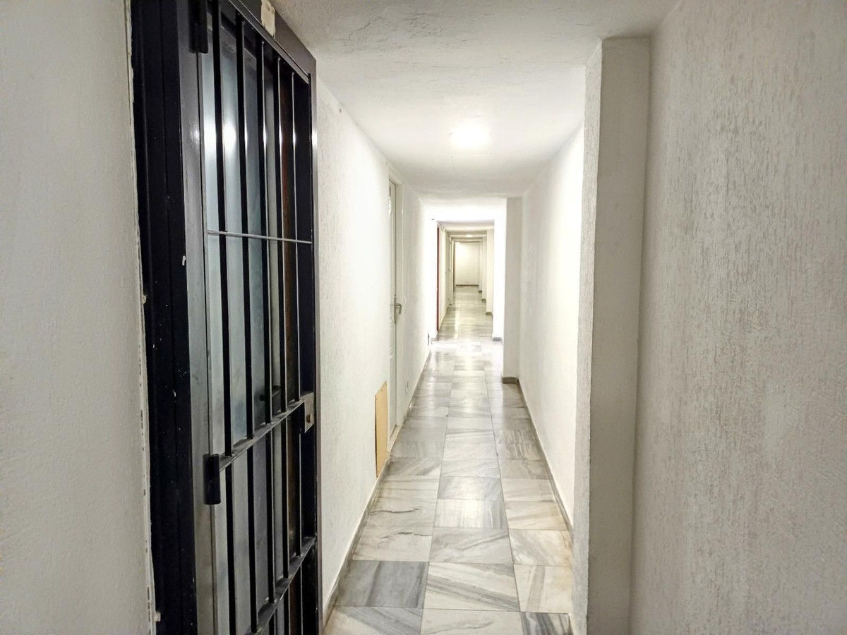 493b1bf83767db3fa4d4852b2f111598 - 12