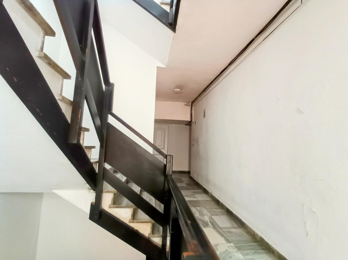 493b1bf83767db3fa4d4852b2f111598 - 14